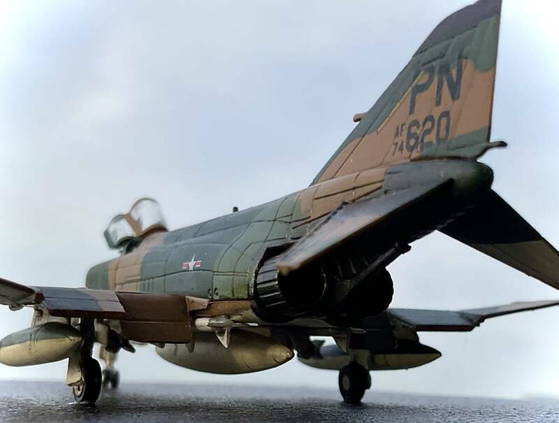 1/144 カフェレオ F-4E ファントムⅡ クラーク空軍基地1974年 完成品