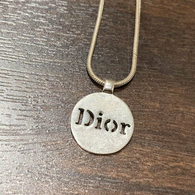 Christian Dior クリスチャンディオール アクセサリー ネックレス ロゴ シルバーカラー 小物 ブランド ファッション アイテム おしゃれ
