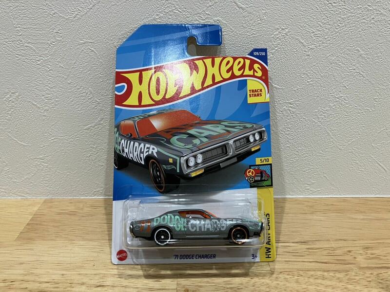 Hot Wheels 71 DODGE CHARGER
