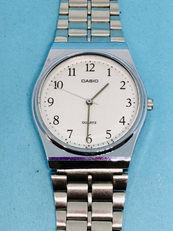 (F11)シンプルな(*'▽')カシオ・MQ-396（電池交換済み）シルバー・メンズ腕時計USED（送料全国一律185円）素敵な時計です。
