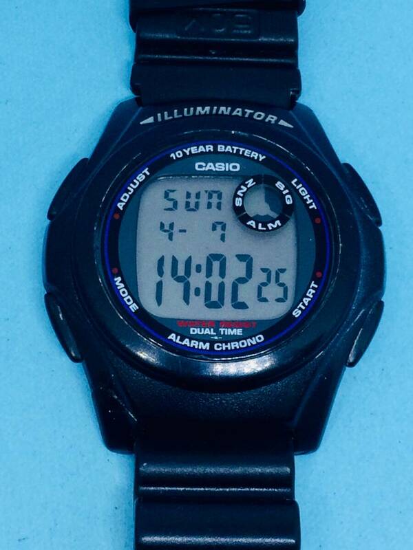 (F13)釣りに(*'▽')カシオ・F-200・デジタル（電池交換済み）ブラック・メンズ腕時計USED（送料全国一律185円）素敵な時計です。