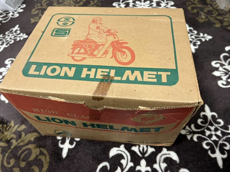 LION HELMET ライオンヘルメット バイク カブ 当時物 箱付き 中古品
