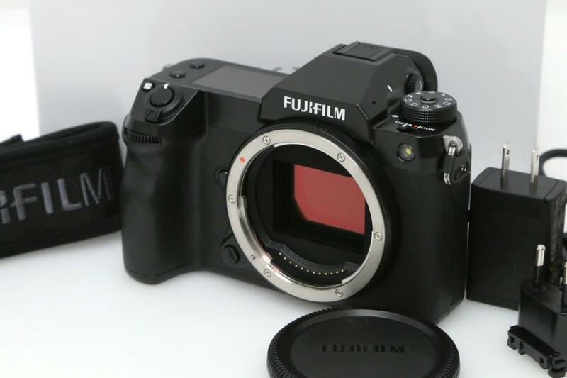 美品｜富士フイルム GFX100S ボディ CA01-T1240-2S3 FUJIFILM ラージフォーマットセンサー ミラーレスデジタルカメラ