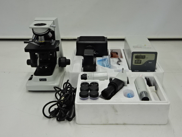 倉-24-0429 ● Kyowa キョーワ 無限遠光学系 研究・臨床用生物顕微鏡 KN-100TC 、落射照明装置 YX-1 セット