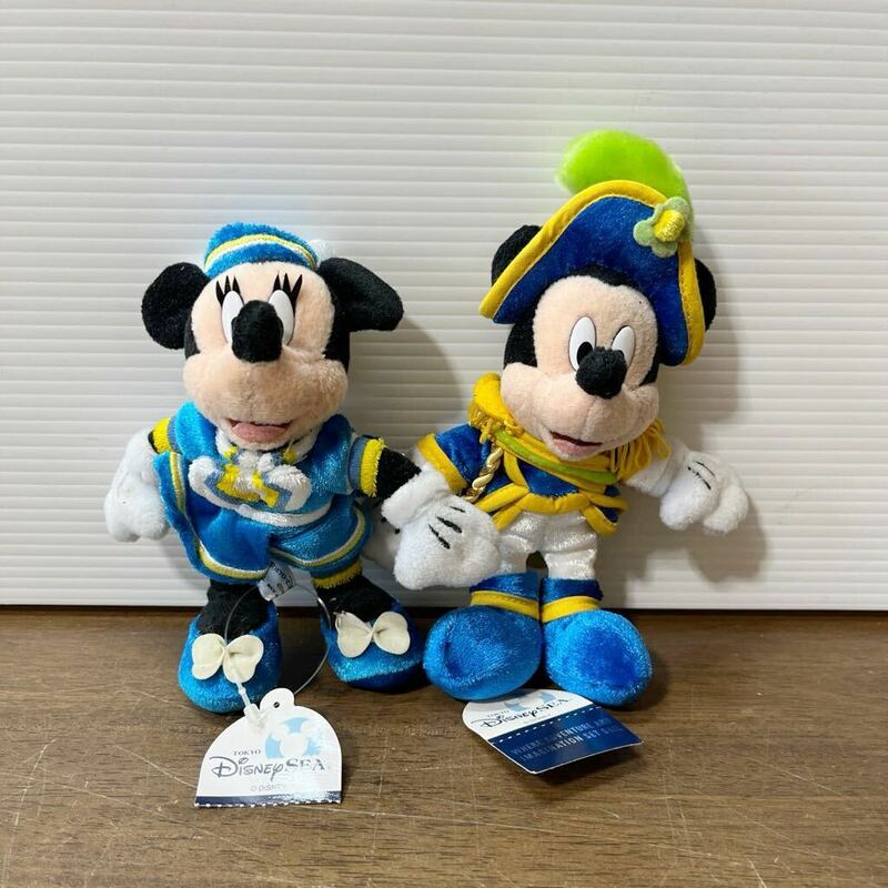 東京ディズニーシー ミッキーマウス ミニーマウス ぬいぐるみバッジ 2個セット 保管品 コレクター ミッキー ミニー (4-2