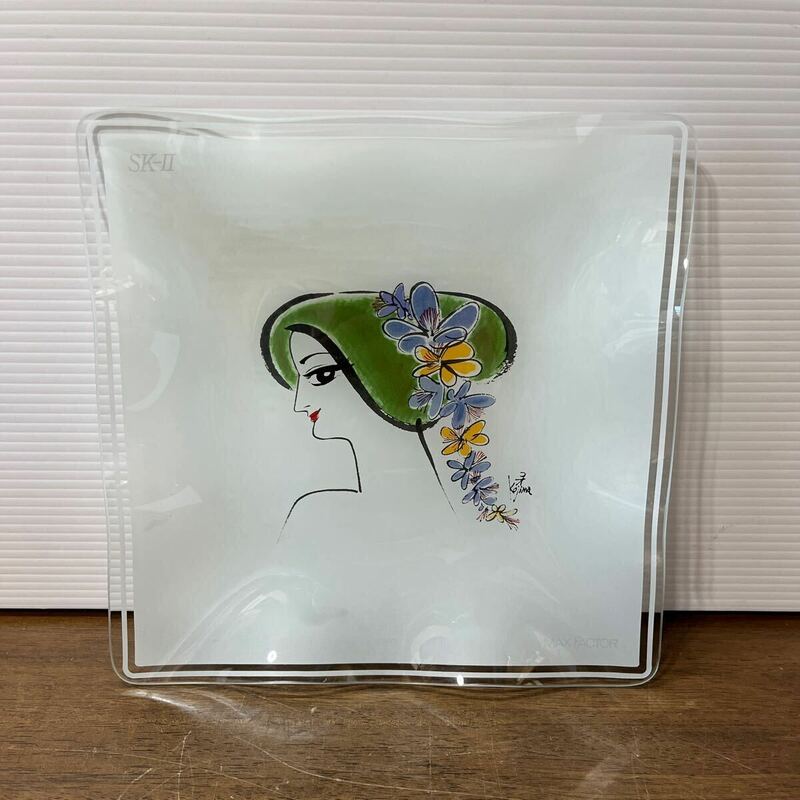 1円スタート SK2ガラス食器 ガラスプレート 飾り皿 食器 インテリア 飾り オシャレ MAX FACTOR 絵皿 (3-1