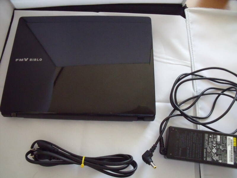 富士通 FMV-BIBLO R/E70 FMVRE70P Core 2 Duo U9400 1.40GHz SSD 120GB メモリ/4GB Win xp