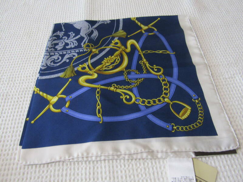 伝統　横濱スカーフ　シルク　絹100％　日本製　約59Ｘ58㎝　未使用　定形外郵便の送料94円