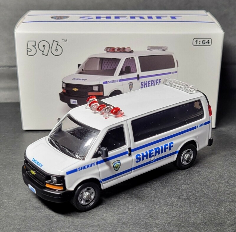 596 model 1/64 シボレー エクスプレス NYPD SHERIFF 保安官 パトカー ポリス 警察 日本未発売 CHEVROLET Express ミニカー
