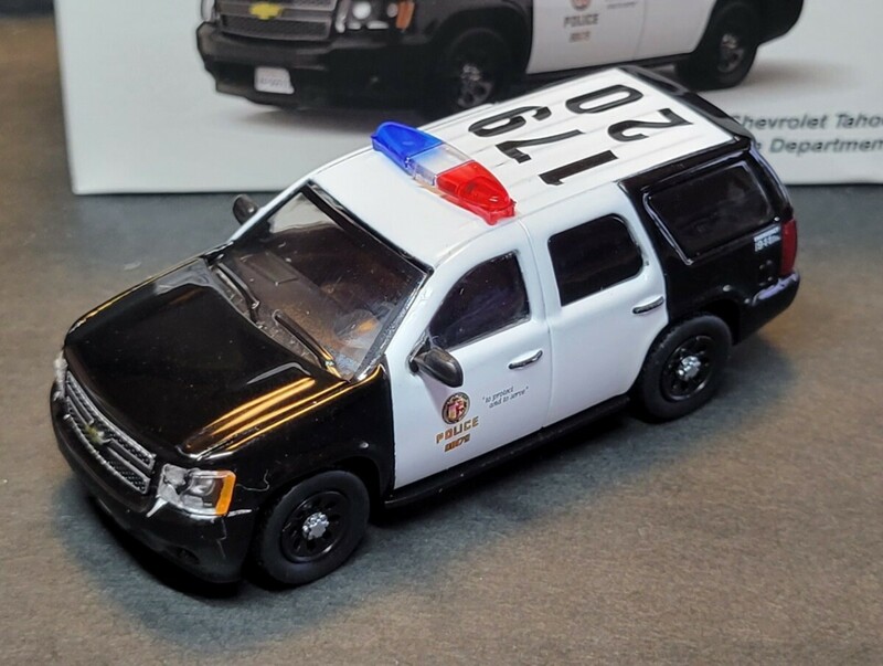 1/64 596model ミニカー シボレー タホ 日本未発売 アメ車 グリーンライトと同サイズ LAPD ロサンゼルス警察