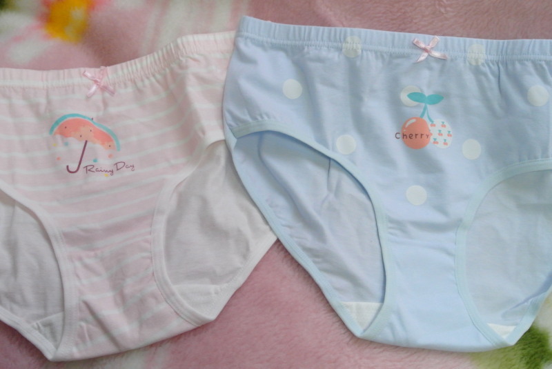 PA422　ピンクボーダーと水色に白の水玉に前プリントの女児用ショーツ２枚組　160サイズ　ゆったり　新品