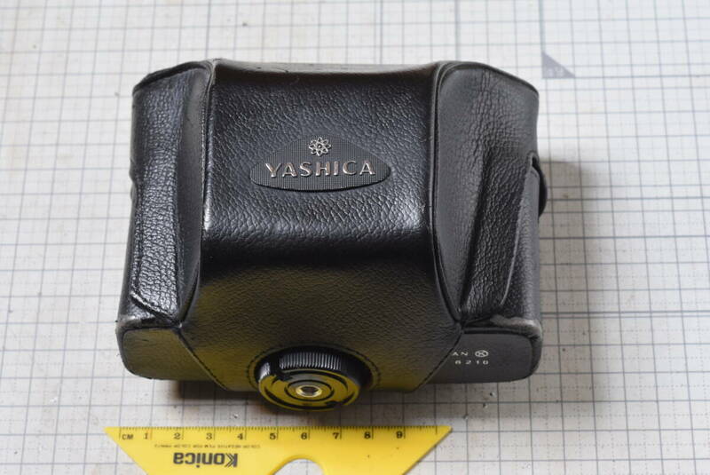 ＃58　古い革製カメラケース　YASHICA　GXか？