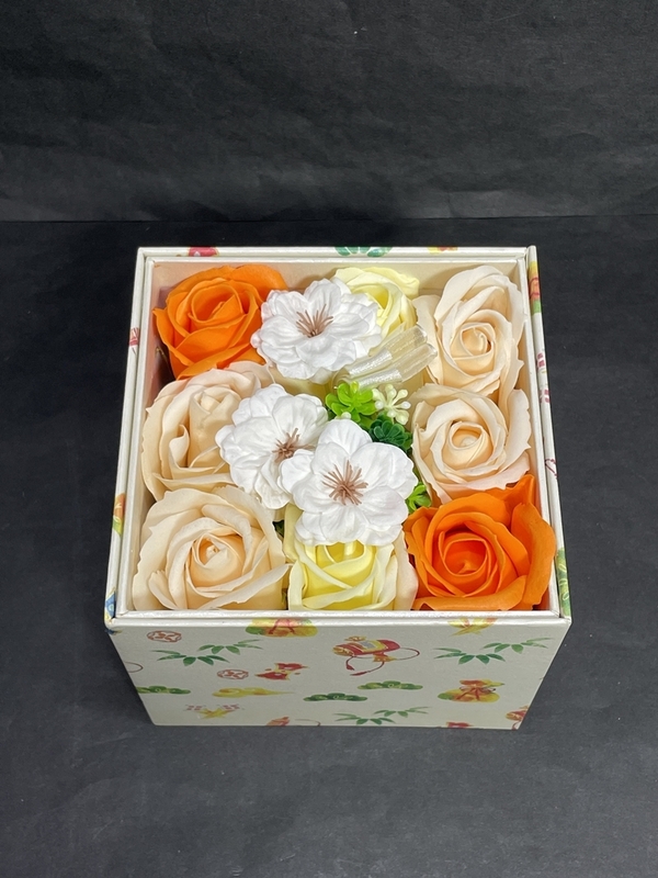 ● コレクター必見 プリザーブドフラワー 薔薇 バラ 花 飾り オブジェ インテリア コレクション BOX 箱付き ma336