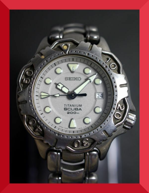 セイコー SEIKO スキューバ SCUBA 200m クォーツ 3針 デイト ダイバーズウオッチ チタン 純正ベルト 7N35-6040 男性用 腕時計 x605 稼働品