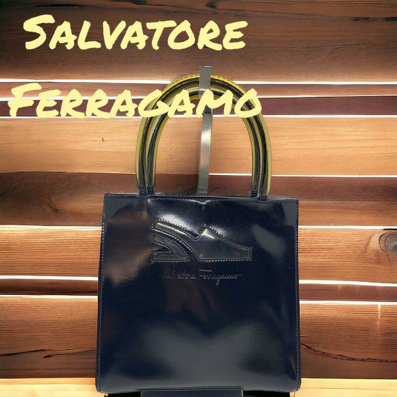 Salvatore Ferragamo ハンドバッグ　エナメルハンドバッグ