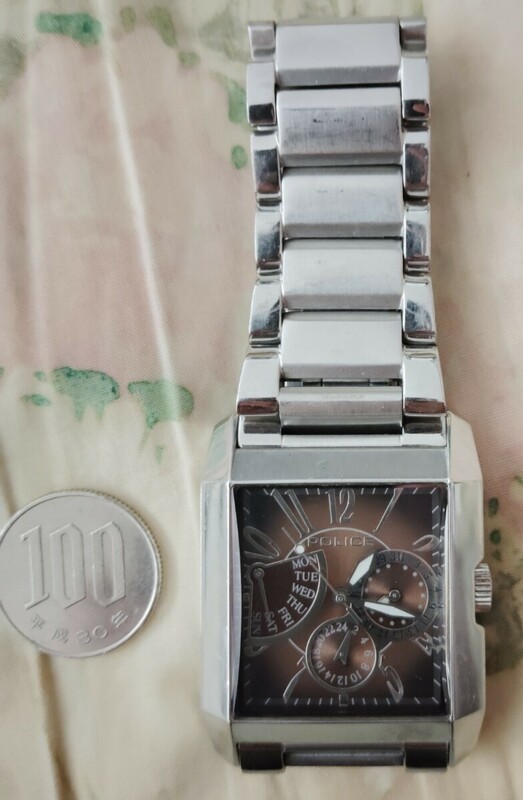 レアもの！？　動作未確認電池切れジャンク扱い　ポリス　POLICE　腕時計　かっこいい！