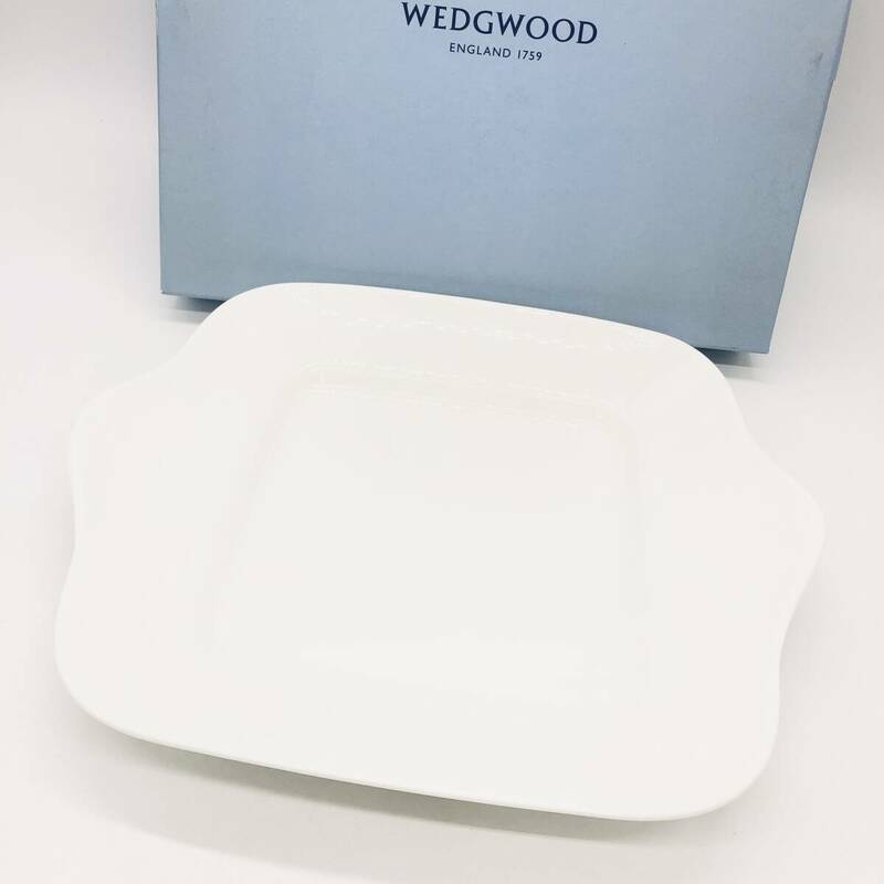 【未使用品】 WEDGEWOOD ウェッジウッド SQUARE PLATE スクエア プレート ホワイト 箱付 皿 食器 / OT0074-sw