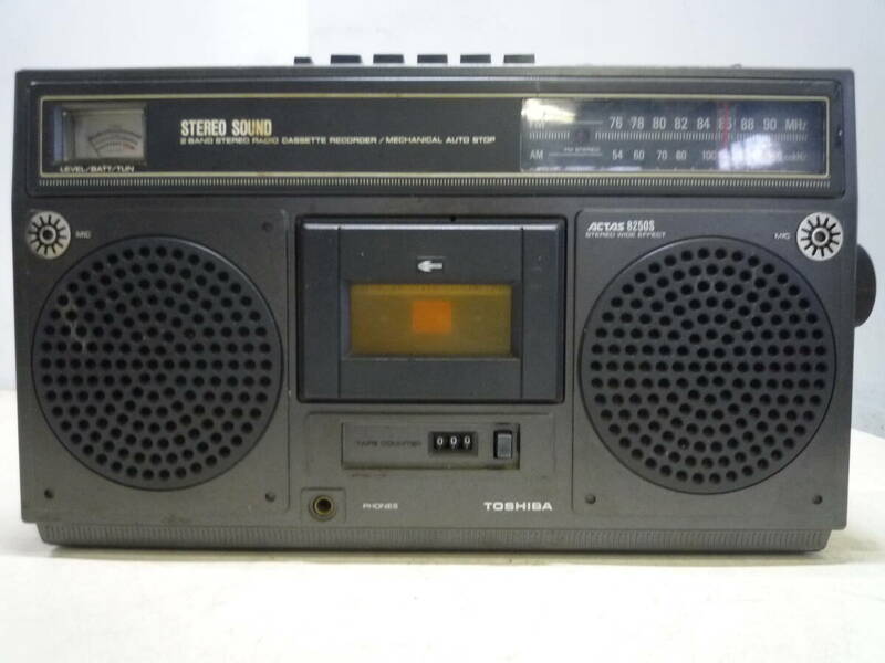 【6-3-28-6Ta】 TOSHIBA　ステレオラジオカセットレコーダー　RT-8250S　ラジカセ