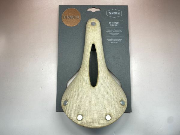 新品 BROOKS CAMBIUM C17 H CARVED 白 オーガニックコットン キャンバス 天然ゴム 穴あき サドル ブルックス カンビウム 0430M2404/520