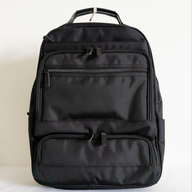 リュック　ビジネスバッグ　カジュアル　収納沢山　ブラック　軽め　ちょうどいいサイズ感　PCバッグ　メンズ　紳士の鞄　バッグ
