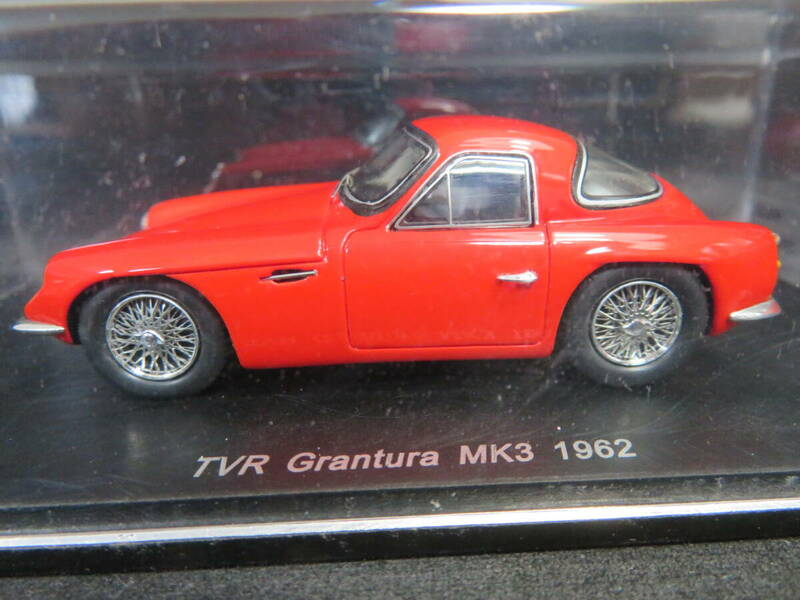 1/43　TVR　グランチュラ　MK3　1962　レッド