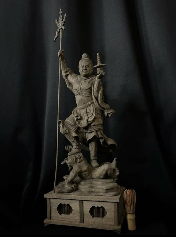 高56cm 最高70cm 井波彫刻 一刀彫り　時代彫刻　仏教工芸品　香樟材　木彫仏教　精密彫刻 仏師で仕上げ品　毘沙門天像