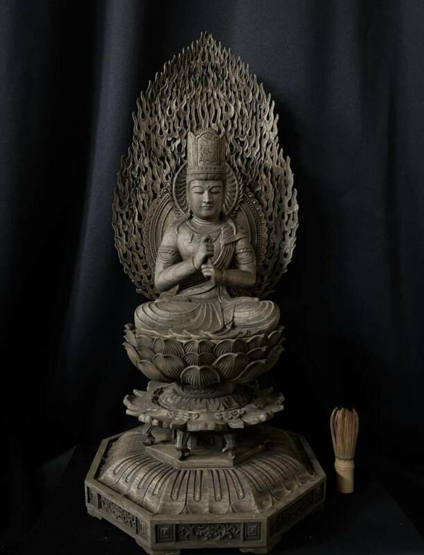 高62cm 井波彫刻 一刀彫り　時代彫刻　仏教工芸品　香樟材　木彫仏教　精密彫刻 仏師で仕上げ品　大日如来座像