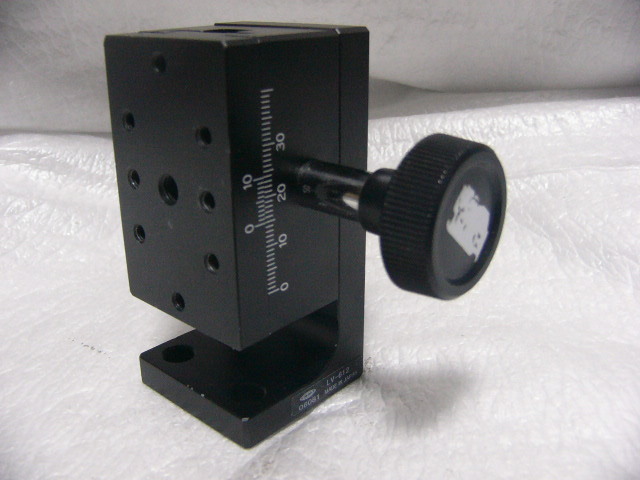 ★未使用に近い★中央精機 LV-612 上下Z軸ステージ (40x60mm, 可動40mm)
