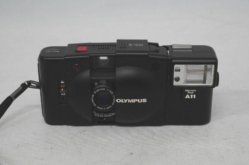[4-52] OLYMPUS オリンパス XA2 コンパクトフィルムカメラ ボディ A11 Electronic Flash フラッシュ D.ZUIKO 1:3.5 f=35mm 単焦点 広角