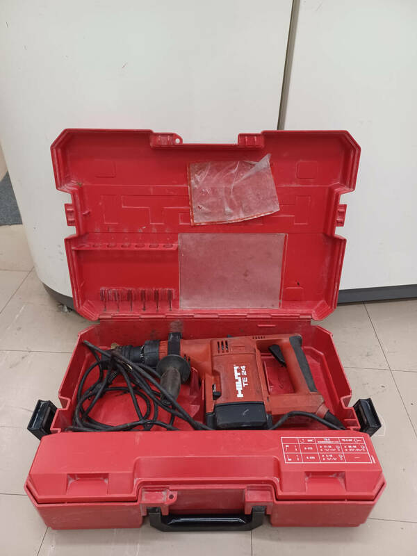 【中古品】HILTI ハンマードリル TE24 電動工具/ITOUD6NI2QB6