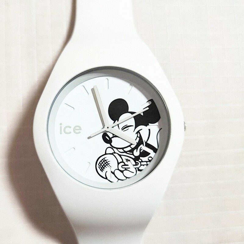 動作品 ICE WATCH アイスウォッチ 10周年記念コラボ ミッキーマウス ディズニー　ホワイト クォーツ メンズレディース腕時計 稼働品 T580