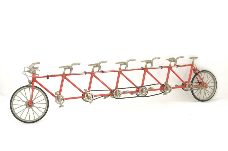 [MAA54]Amaryl アマリール 自転車模型 6人乗り ミニチュア自転車 フィギュア 赤色 全長約52㎝