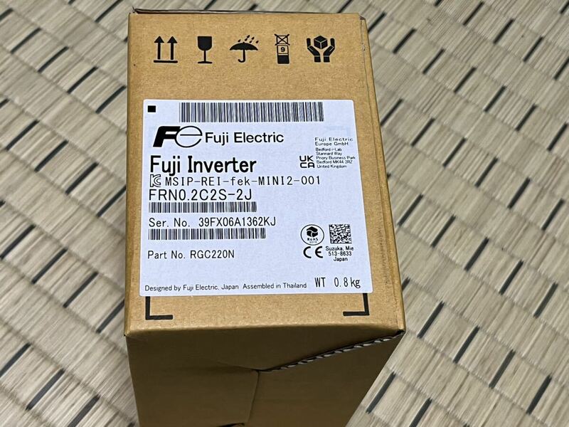 未使用品　富士電機 インバーター FRN0.2C2S-2J インバータ　②