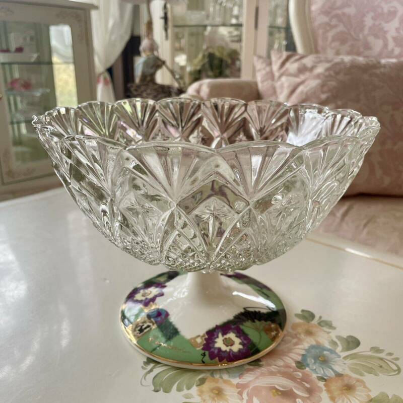 r187 Kansai 陶製脚付コンポート 美しいカッティングガラスの器にモダンな模様のステム フルーツを入れる盛り皿や お花を生ける花器でも◎