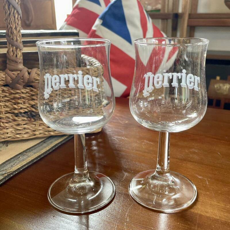 r199 フランス Perrier（ペリエ）グラス チューリップ型グラス 2点 世界のビアグラスコレクション レトロな雰囲気が素敵なビアグラス