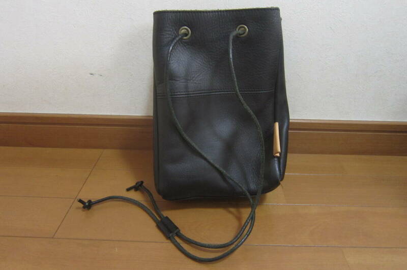 suolo スオーロ かばん 肩掛けバッグ 日本製 黒 O2404C