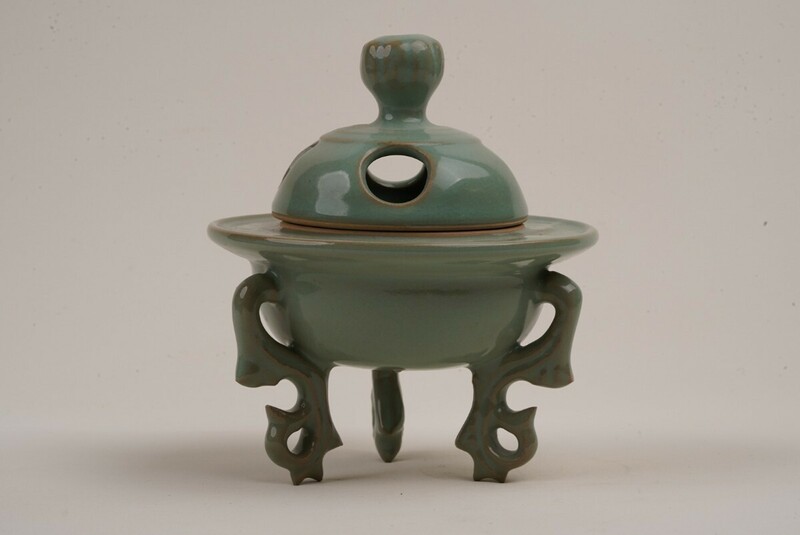 【萬藏】中国 古美術 汝窯 青磁 三足 香炉 蓋付 時代物