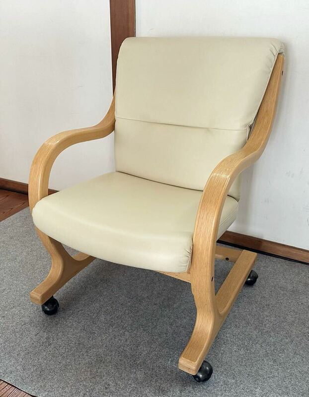(4318P) 富士ファニチャー　FUJI furniture アームチェア　キャスター付　椅子