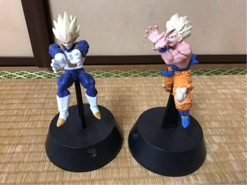 ドラゴンボールZ.スーパーサイヤ人セット/孫悟空.ベジータ/発光スタンド/中古美品/着払い/検)鳥山明.光る台座.DRAGONBALL.超.フィギュア/