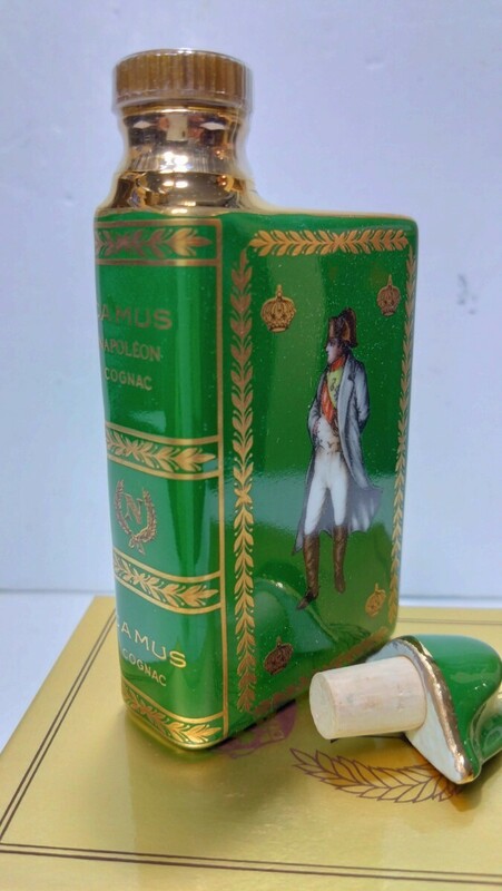 CAMUS カミュ ブック型 NAPOLEON ナポレオン COGNAC 陶器ボトル 現状品