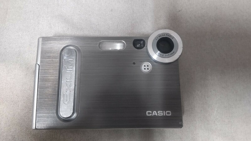 H1980 CASIO EXILIM EX-S3 コンパクトデジタルカメラ 小型デジカメ/カシオ/エクシリム 簡易動作確認OK 動作品 現状品 送料無料 