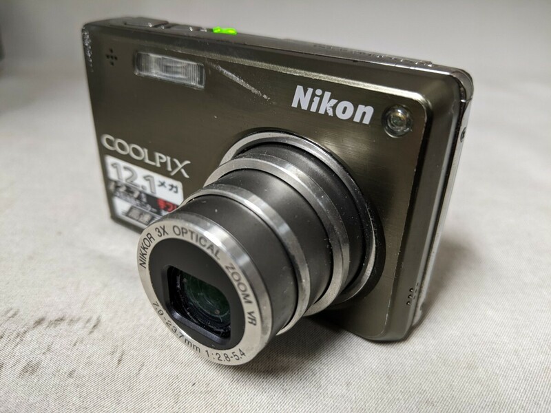 H1972 Nikon COOLPIX S700 コンパクトデジタルカメラ 小型デジカメ/ニコン/クールピクス 簡易動作確認OK 動作品 現状品 送料無料