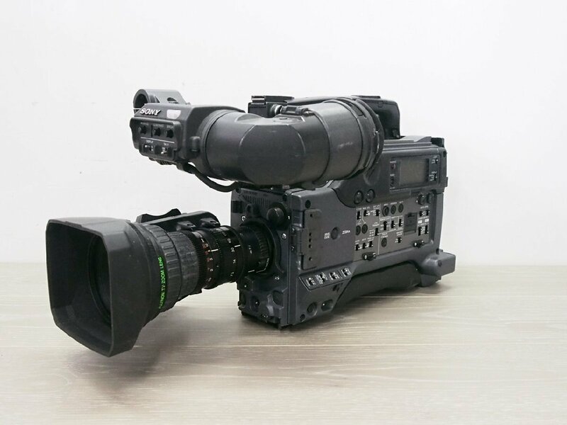 ☆【1K0404-7】 SONY ソニー デジタルカムコーダー　DVCAM DSR-390 DXF-801、VCL-716BX付き 業務用ビデオカメラ 現状品