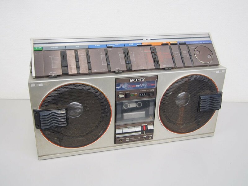 ☆【2K0409-8】 SONY ソニー FM/AM ステレオカセットコーダー ラジカセ CFS-99 ジャンク
