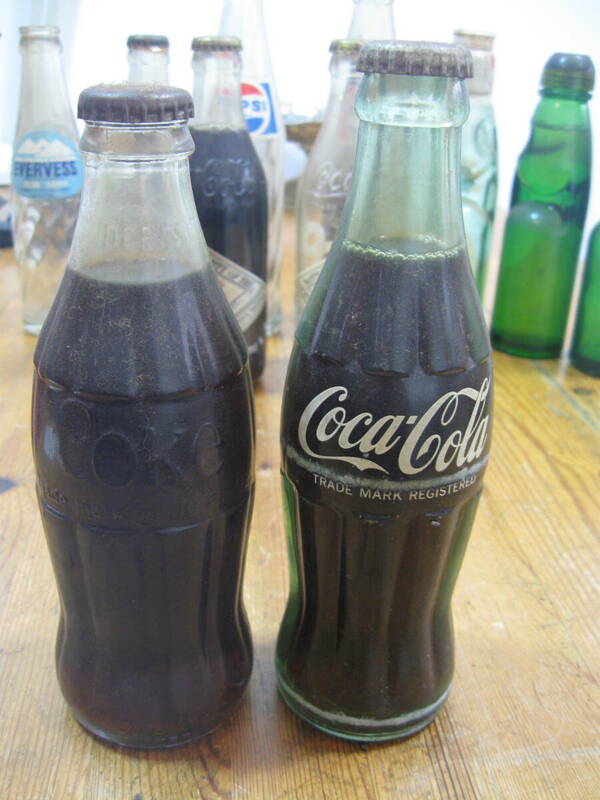 861. 希少な1980’アメリカ製瓶296ml と登録商標 190ml 未開栓 コカ・コーラ 2本セット 44年前 当時物 昭和レトロ アンティーク 