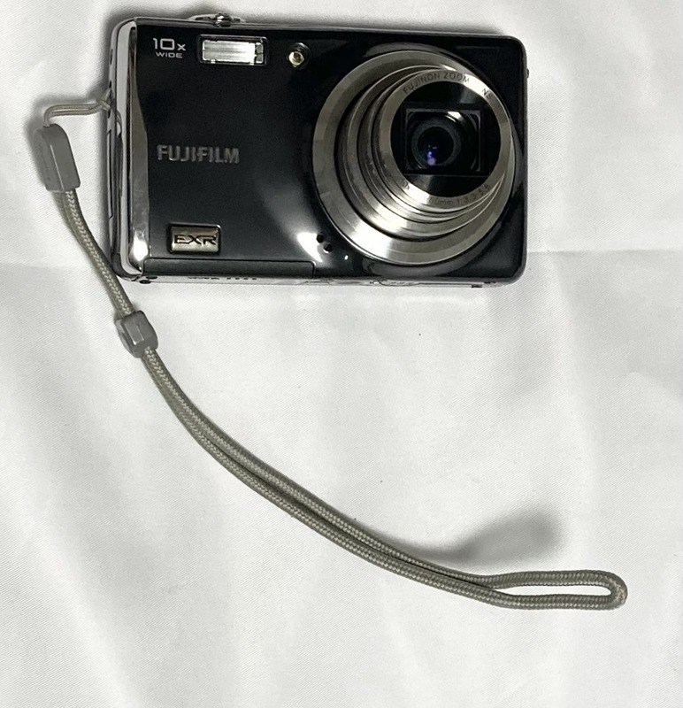 【行董】FINEPIX F70 EXR デジカメ デジタルカメラ FUJIFULM 富士フィルム No.9C065072 充電器 RD274ZZS06