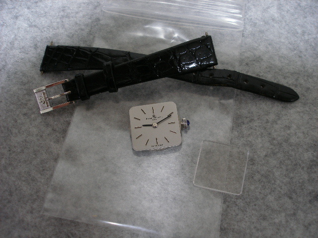 【超美品】　BAUME&MERCIER( ボーム&メルシエ ) 　手巻き式腕時計のムーブメント・尾錠・針・文字盤・リュウズ・ガラス・革ベルト・バネ棒
