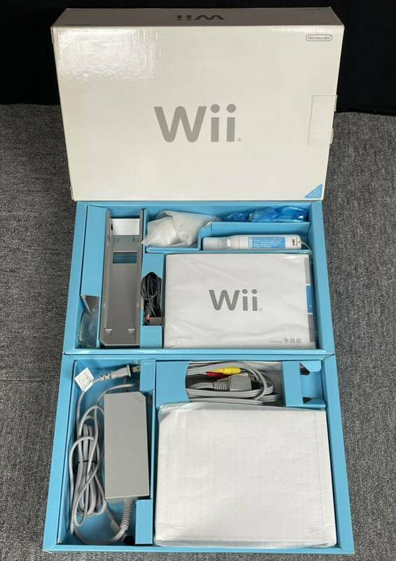 真862 Nintendo Wii 任天堂 ウィー 本体セット『RVL-001』付属品　白　シロ　リモコン　アダプター　説明書　外箱等