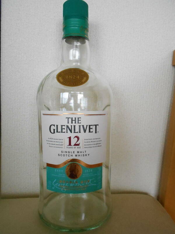 GLENLVET 12 AGE 1750ml グレンリベット１２年　キング　サイズ　空き瓶　BIG Size インテリア