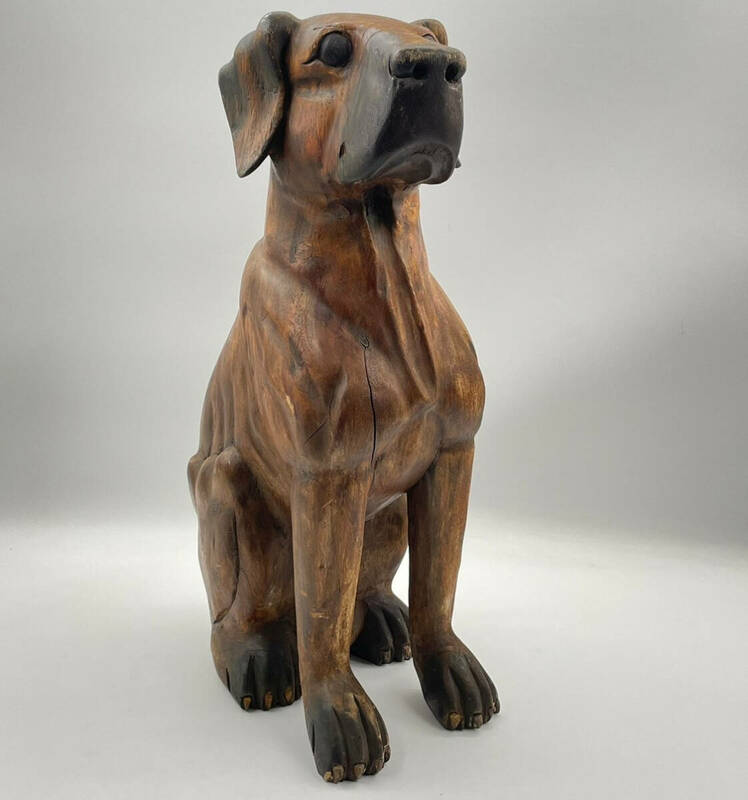 【★レトロ】木彫りの犬 全長約50㎝ インテリア 家具 番犬 木工 工芸品 現状品